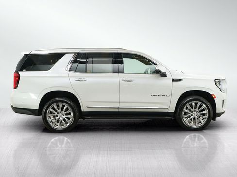 Used 2024 GMC Yukon Denali w/ Advanced Technology Package AWD/4WD image 6