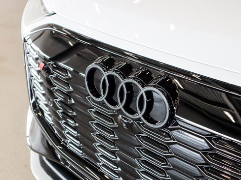 New 2027 Audi SQ6 e-tron Premium Plus AWD/4WD image 28
