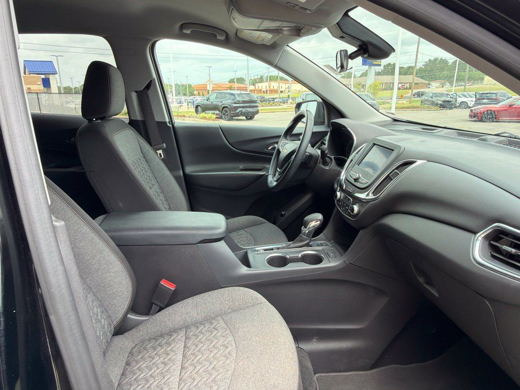 Used 2024 Chevrolet Equinox LT AWD/4WD image 26