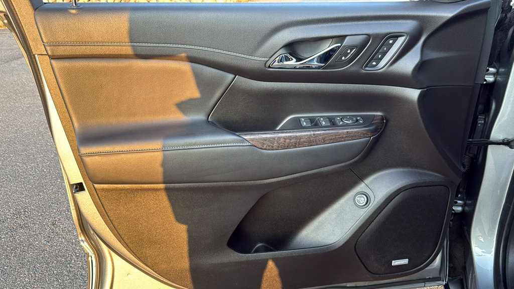 Used 2023 GMC Acadia Denali FWD image 16