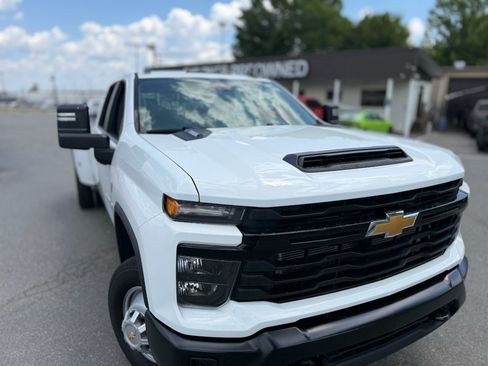 Used 2026 Chevrolet Silverado 3500 W/T AWD/4WD image 14