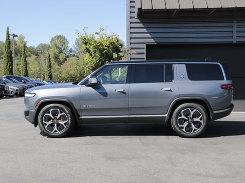 Used 2024 Rivian R1S Adventure AWD/4WD image 3