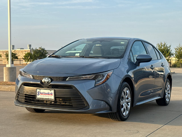 Used 2026 Toyota Corolla LE FWD image 3