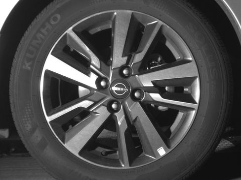 Used 2025 Nissan Versa SV image 13