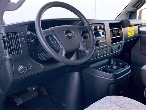 Used 2020 Chevrolet Express 3500 LT w/ LT Preferred Equipment Group RWD image 2