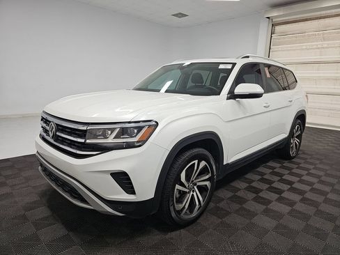 Used 2023 Volkswagen Atlas SEL AWD/4WD image 2