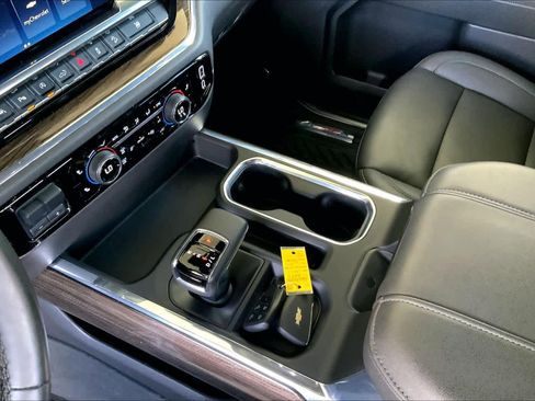 Used 2024 Chevrolet Silverado 1500 LT Trail Boss w/ LT Trail Boss Premium Package image 16