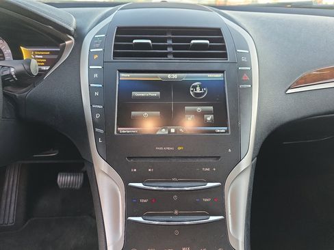 Used 2016 Lincoln MKZ Hybrid image 16