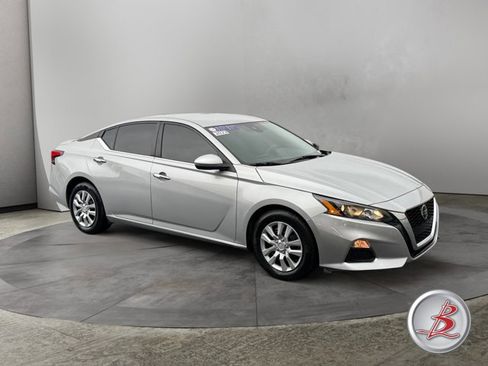 Used 2022 Nissan Altima 2.5 S image 1