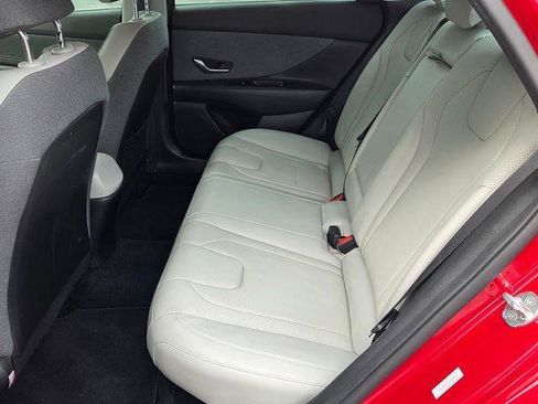 Used 2021 Hyundai Elantra Limited image 10