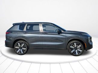 New 2026 Mitsubishi Outlander SE video 2