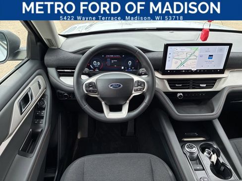 Used 2025 Ford Explorer Active image 13