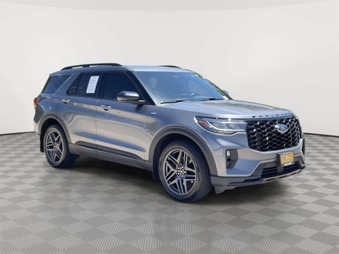 Certified 2025 Ford Explorer ST-Line w/ ST-Line Street Pack AWD/4WD image 5