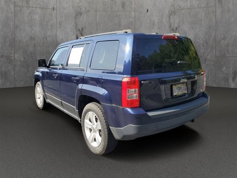 Used 2015 Jeep Patriot Sport w/ Power Value Group FWD image 4