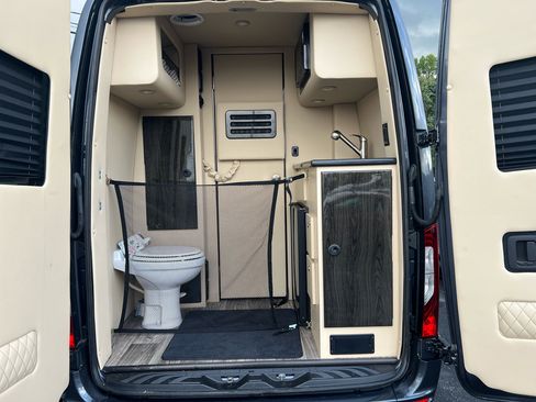 Used 2022 Mercedes-Benz Sprinter 3500 image 17