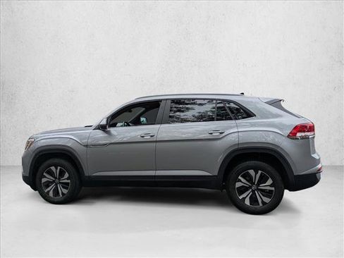 Used 2024 Volkswagen Atlas Cross Sport SE image 3