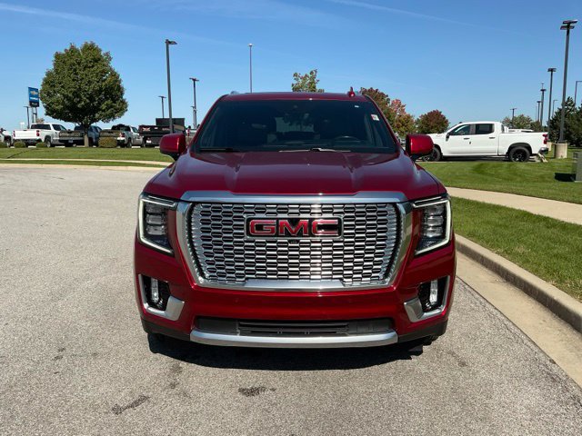 Used 2024 GMC Yukon XL Denali w/ Denali Reserve Package AWD/4WD image 9