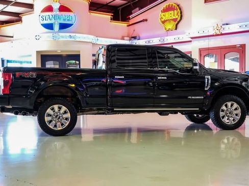 Used 2019 Ford F250 Platinum w/ Platinum Ultimate Package image 8