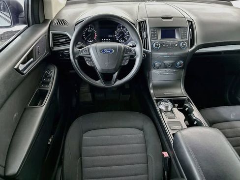 Certified 2019 Ford Edge SE FWD image 10