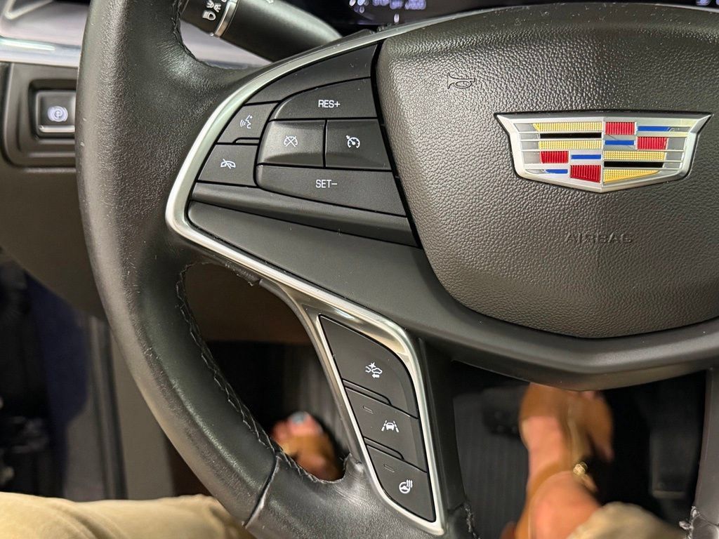 Used 2017 Cadillac XT5 Luxury w/ Driver Awareness Package AWD/4WD image 38