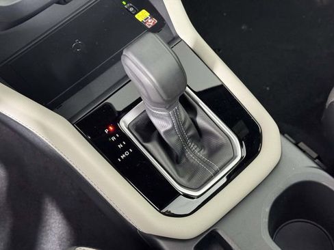 Certified 2025 Subaru Forester Limited image 29