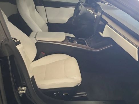 Used 2022 Tesla Model S image 2