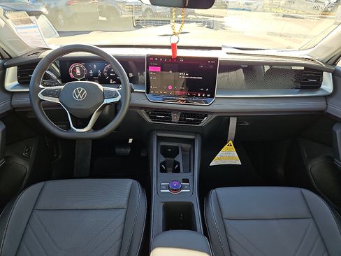 New 2026 Volkswagen Tiguan SE image 8