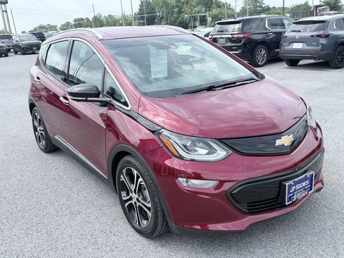 Used 2020 Chevrolet Bolt Premier w/ Infotainment Package FWD image 3