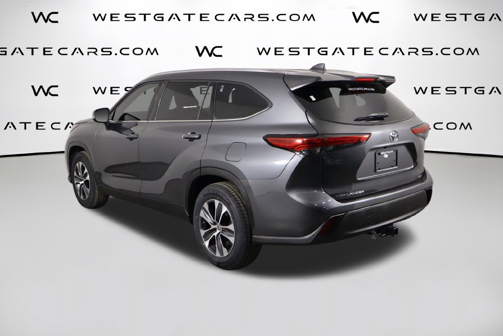 Used 2021 Toyota Highlander XLE FWD image 48