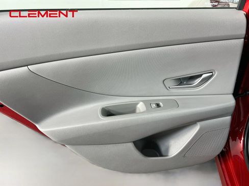 Used 2025 Hyundai Elantra SEL FWD image 29