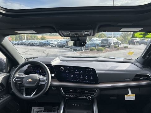 New 2025 Chevrolet Suburban High Country image 21