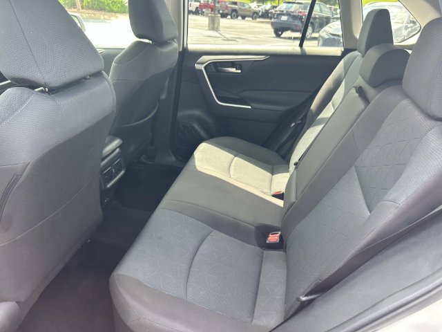 Used 2025 Toyota RAV4 XLE AWD/4WD image 19