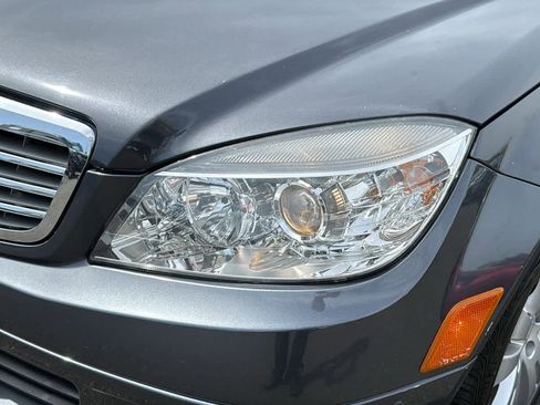 Used 2010 Mercedes-Benz C 300 4MATIC Sedan image 9
