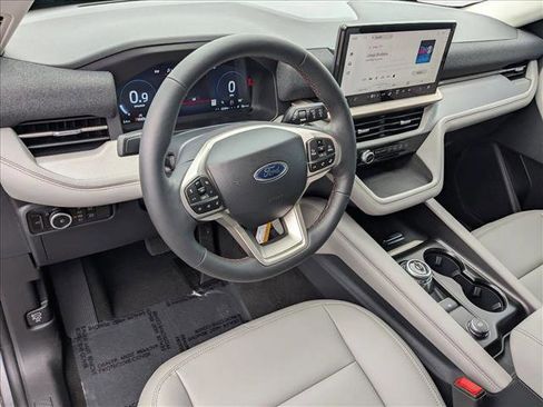 New 2025 Ford Explorer Active w/ Active Comfort Package image 3