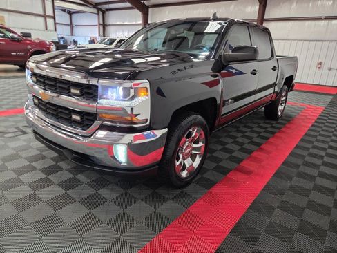 Used 2018 Chevrolet Silverado 1500 LT w/ LT Eassist Package image 21