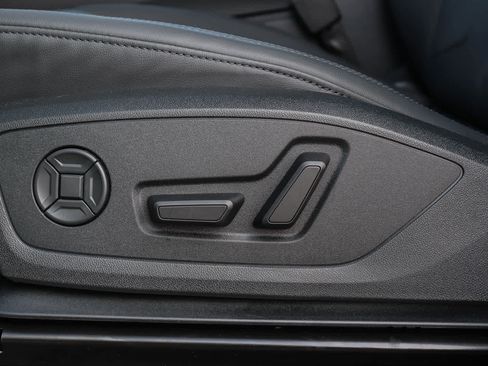 New 2025 Audi Q3 2.0T Premium image 28