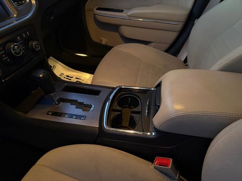 Used 2014 Dodge Charger R/T image 21