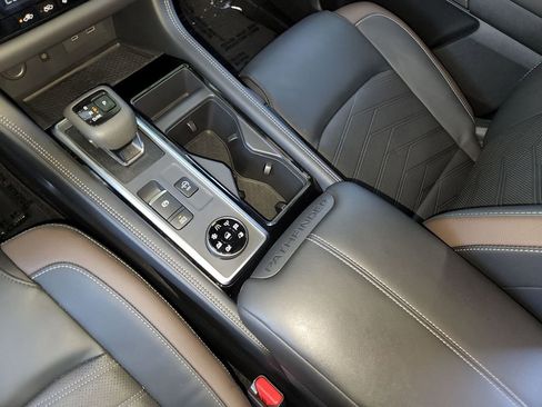 Used 2025 Nissan Pathfinder Platinum w/ Cargo Package image 25