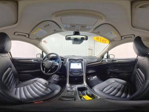Used 2019 Ford Fusion SEL image 44