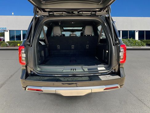 Used 2024 Ford Expedition Max Platinum AWD/4WD image 27