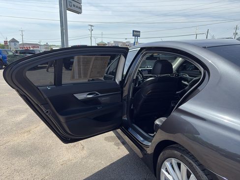 Used 2022 BMW 740i xDrive w/ Premium Package AWD/4WD image 42
