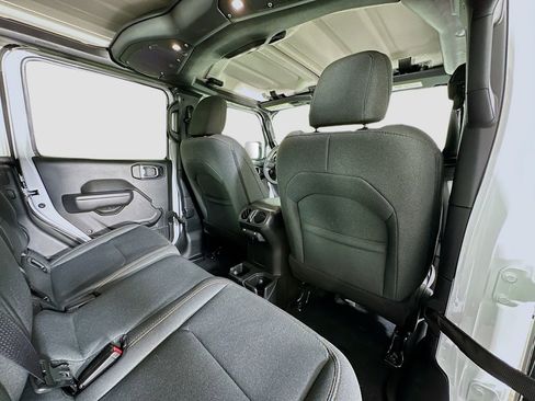 Used 2024 Jeep Gladiator Sport image 28