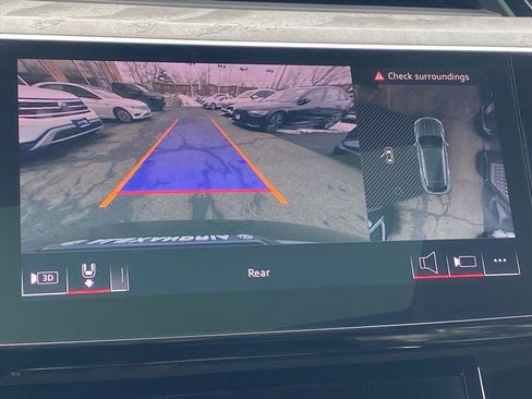 Used 2024 Audi Q8 e-tron Premium Plus w/ Premium Plus Package image 19