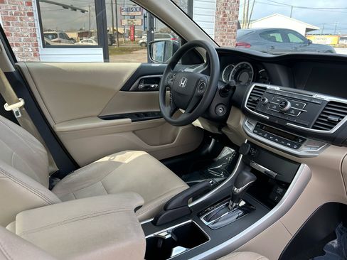 Used 2014 Honda Accord LX image 9