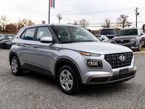 Used 2020 Hyundai Venue SE image 8