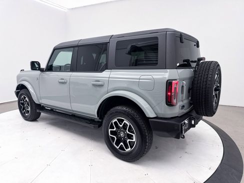 Used 2024 Ford Bronco Outer Banks image 16