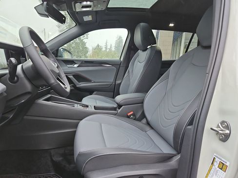 New 2026 Volkswagen Tiguan SE R-Line image 13