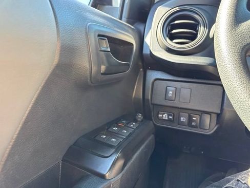 Used 2023 Toyota Tacoma SR AWD/4WD image 17