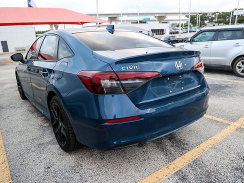 Used 2025 Honda Civic Sport image 10