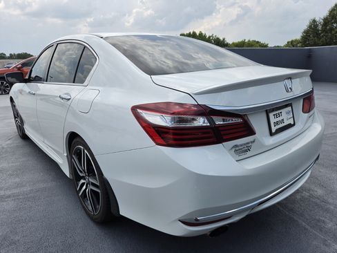 Used 2017 Honda Accord Sport image 3